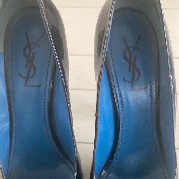 Women’s Yves St. Laurent platform stillettos in black patent in size 41. - Picture 5 of 7
